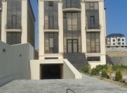 Satılır 7 otaqlı 700 m2 həyət evi Badamdar
