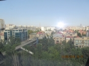 Satılır 2 otaqlı 60 m2 köhnə tikili Ayna Sultanova heykəli