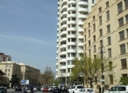 Satılır 4 otaqlı 105 m2 obyekt Hüseyn Cavid parkı