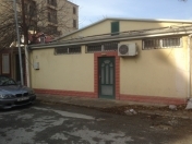 İcarəyə verilir 3 otaqlı 100 m2 həyət evi Ayna Sultanova heykəli