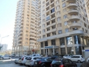 Satılır 3 otaqlı 200 m2 obyekt Elmlər Akademiyası m.