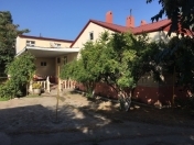 Satılır 8 otaqlı 6 m2 həyət evi Əmircan