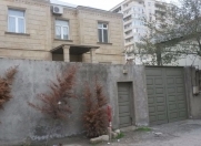 Satılır 13 otaqlı 13 m2 həyət evi Botanika bağı