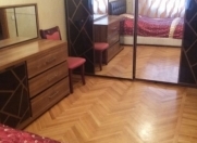 Satılır 3 otaqlı 60 m2 köhnə tikili Yasamal parkı