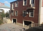 Satılır 10 otaqlı 450 m2 həyət evi İnşaatçılar m.