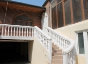 Satılır 10 otaqlı 390 m2 həyət evi Gənclik m.