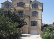 Satılır 10 otaqlı 800 m2 həyət evi Badamdar