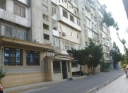 Satılır 3 otaqlı 86 m2 köhnə tikili Azadlıq prospekti m.