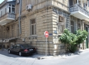 Satılır 4 otaqlı 220 m2 köhnə tikili Fontanlar bağı