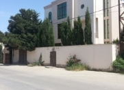 Satılır 7 otaqlı 500 m2 həyət evi Badamdar