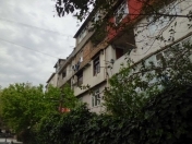 Satılır 3 otaqlı 60 m2 köhnə tikili Azadlıq prospekti m.