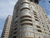 Satılır 3 otaqlı 135 m2 yeni tikili 9 mkr