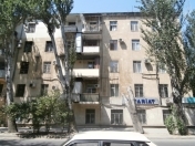 Satılır 2 otaqlı 60 m2 köhnə tikili Space TV