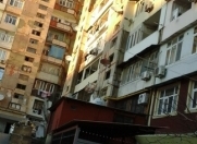 Satılır 1 otaqlı 50 m2 köhnə tikili Neapol dairəsi