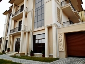 Satılır 7 otaqlı 700 m2 həyət evi Badamdar