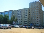 Satılır 3 otaqlı 100 m2 köhnə tikili Ayna Sultanova heykəli