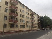 Satılır 3 otaqlı 75 m2 köhnə tikili Azadlıq prospekti m.