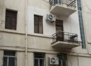 Satılır 2 otaqlı 60 m2 köhnə tikili Space TV