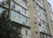 Satılır 4 otaqlı 95 m2 köhnə tikili Yasamal bazarı