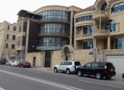 Satılır 14 otaqlı 780 m2 həyət evi Gənclik m.