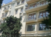 Satılır 6 otaqlı 315 m2 köhnə tikili Səbail r.