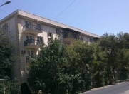 Satılır 4 otaqlı 140 m2 köhnə tikili Ayna Sultanova heykəli