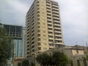 İcarəyə verilir 7 otaqlı 200 m2 ofis Şah İsmayıl Xətai m.