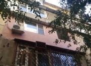 Satılır 2 otaqlı 75 m2 köhnə tikili İnşaatçılar m.