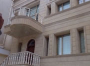 İcarəyə verilir 9 otaqlı 700 m2 yeni tikili Gənclik m.