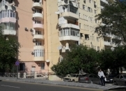 İcarəyə verilir 3 otaqlı 87 m2 yeni tikili Nizami m.