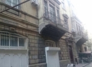İcarəyə verilir 4 otaqlı 210 m2 köhnə tikili Sahil m.