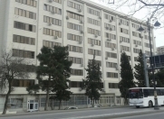 Satılır 3 otaqlı 70 m2 köhnə tikili Yasamal r.
