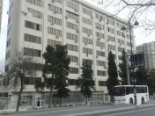 Satılır 3 otaqlı 70 m2 köhnə tikili Yasamal r.
