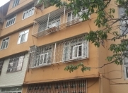 Satılır 3 otaqlı 90 m2 köhnə tikili İnşaatçılar m.