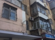 Satılır 1 otaqlı 50 m2 köhnə tikili Gənclik m.