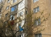 Satılır 3 otaqlı 70 m2 köhnə tikili Yasamal r.