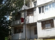 Satılır 2 otaqlı 45 m2 köhnə tikili İnşaatçılar m.