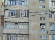 Satılır 3 otaqlı 90 m2 köhnə tikili Binəqədi r.