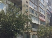 Satılır 5 otaqlı 105 m2 köhnə tikili İnşaatçılar m.