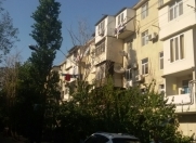 Satılır 2 otaqlı 46 m2 köhnə tikili İnşaatçılar m.