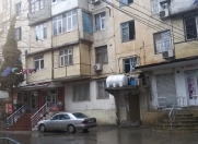Satılır 4 otaqlı 100 m2 köhnə tikili Elmlər Akademiyası m.