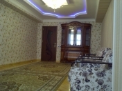 İcarəyə verilir 3 otaqlı 80 m2 köhnə tikili İnşaatçılar m.