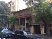 İcarəyə verilir 1 otaqlı 35 m2 köhnə tikili Axundov bağı