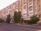 Satılır 3 otaqlı 90 m2 köhnə tikili Elmlər Akademiyası m.