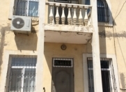 Satılır 6 otaqlı 220 m2 həyət evi Ayna Sultanova heykəli