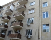 Satılır 4 otaqlı 60 m2 köhnə tikili Ayna Sultanova heykəli