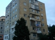 Satılır 3 otaqlı 60 m2 köhnə tikili Yasamal r.