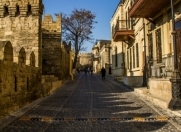 İcarəyə verilir 1 otaqlı 17 m2 həyət evi İçəri Şəhər