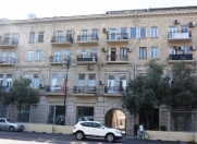 İcarəyə verilir 4 otaqlı 160 m2 köhnə tikili Sahil m.