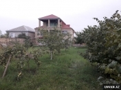 Satılır 3 otaqlı 380 m2 bağ evi Quba